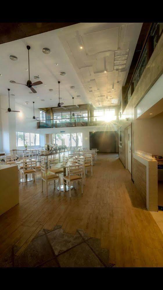 Mandurah Hotel Kuantan Ngoại thất bức ảnh