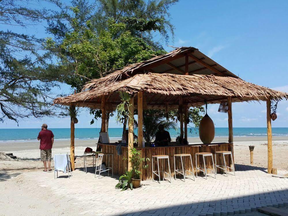 Mandurah Hotel Kuantan Ngoại thất bức ảnh